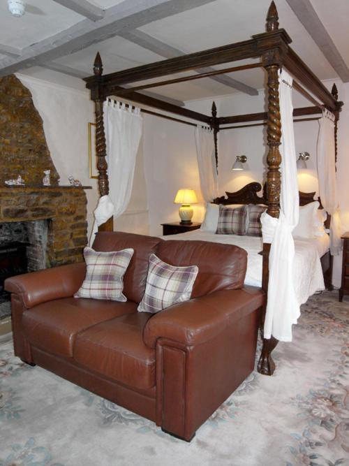 The George At Nunney Hotell Eksteriør bilde