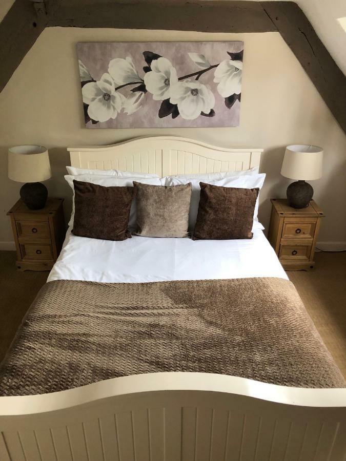 The George At Nunney Hotell Eksteriør bilde