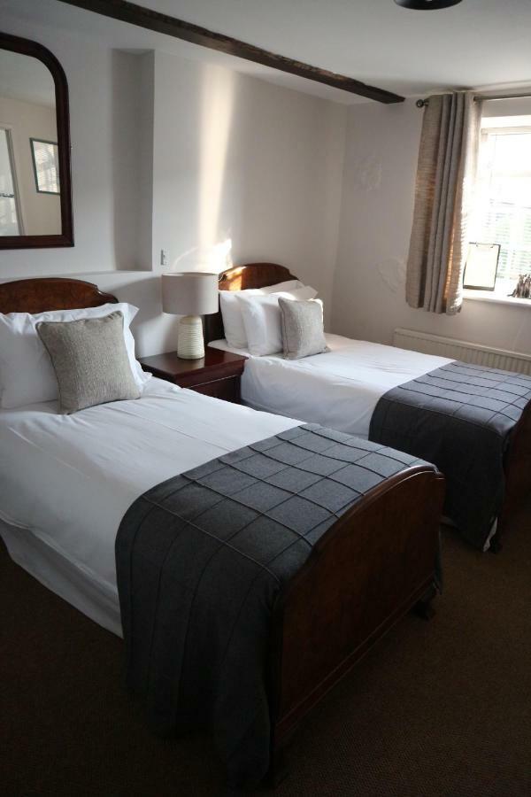 The George At Nunney Hotell Eksteriør bilde